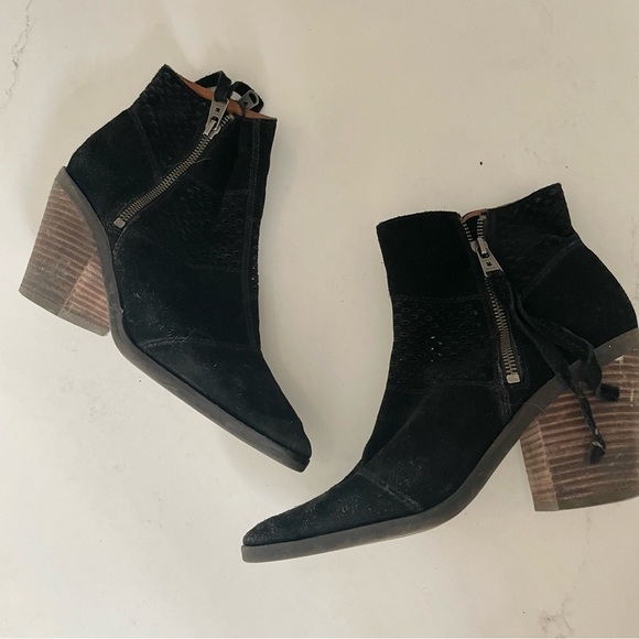 Lucky Brand Ramses Black Suede Ankle Boots - Picture 11 of 11